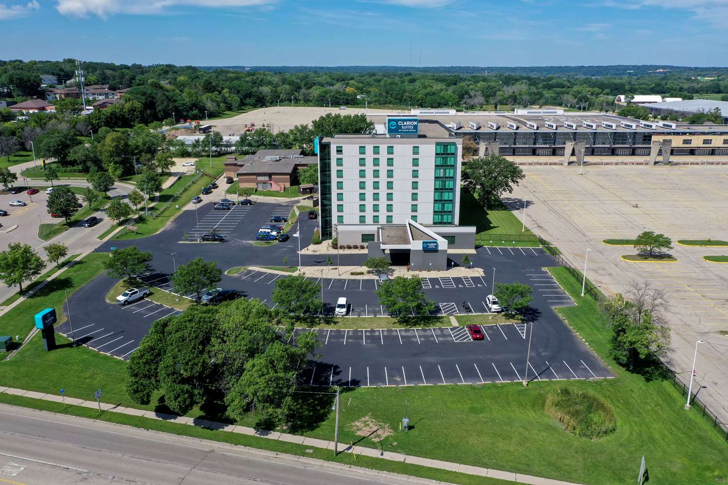 Clarion Suites Central - photo 10