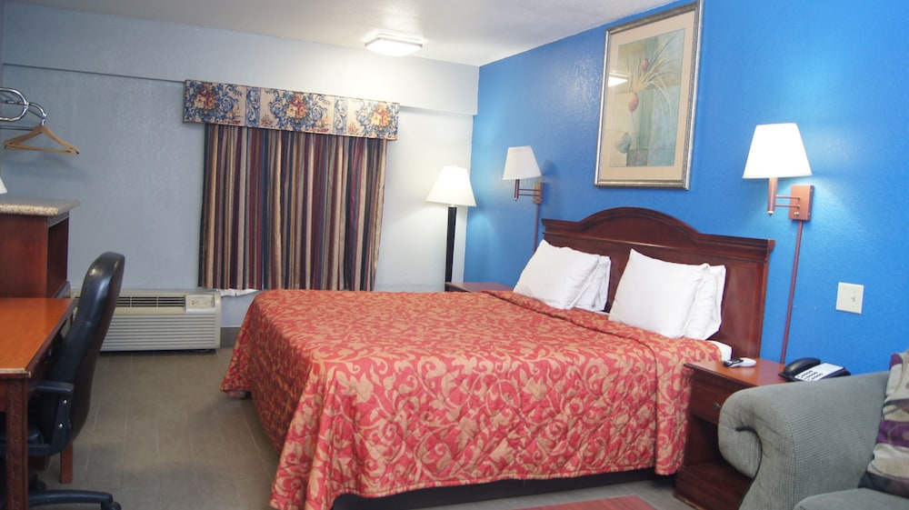 Holiday Lodge & Suites - photo 7