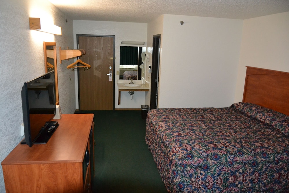 Carrington Inn & Suites - photo 15