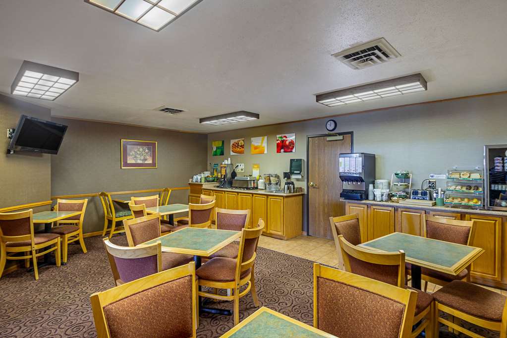 Quality Inn Mineral Point - photo 29
