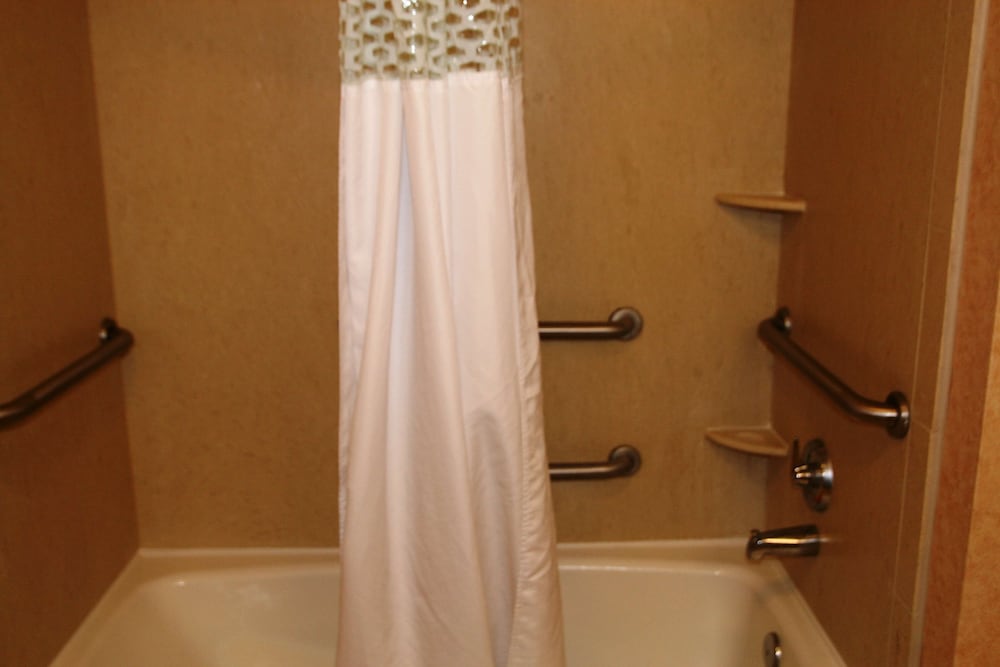 Hampton Inn Canton - photo 35