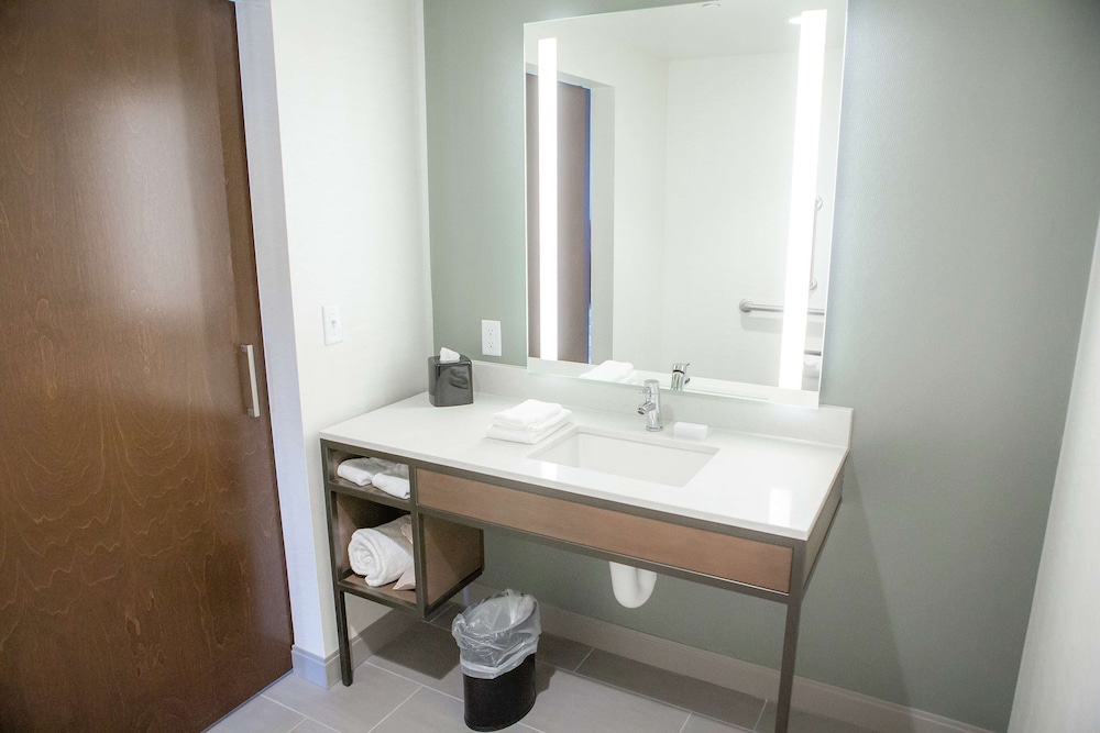 Hilton Garden Inn Corning Downtown - photo 15
