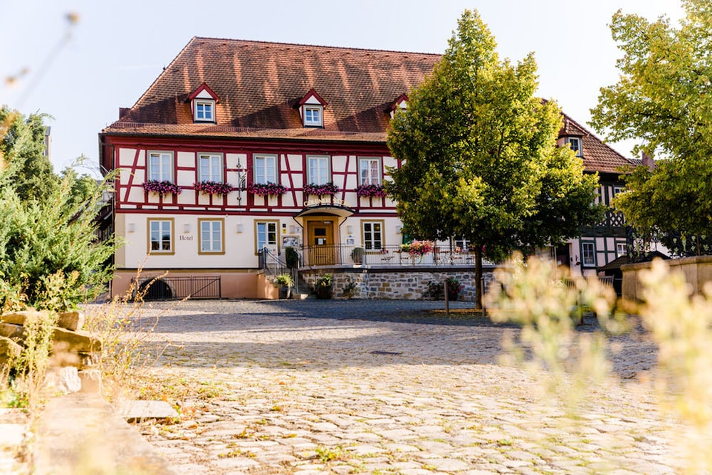 Hotel Goldner Stern — hotel in Hassfurt