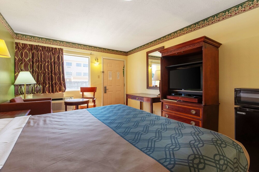Super 8 by Wyndham Waco North I 35 - photo 25