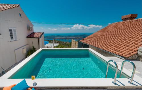 Pet Friendly Apartment In Dubravica — 4-Star Luxury Hotel in Dubravica, Croatia