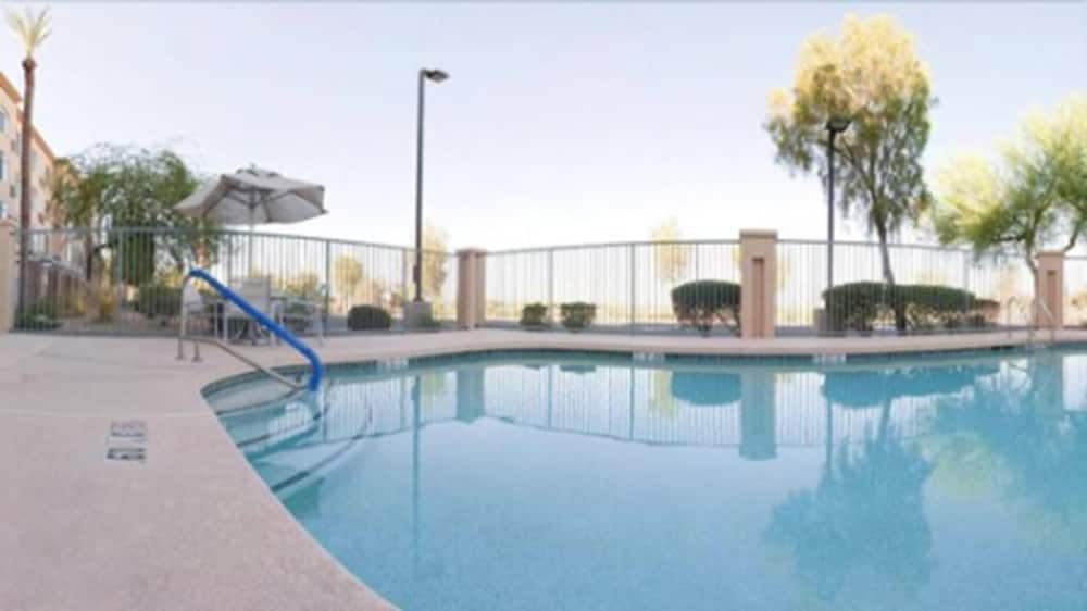 Holiday Inn & Suites Goodyear West Phoenix Area by IHG - photo 36