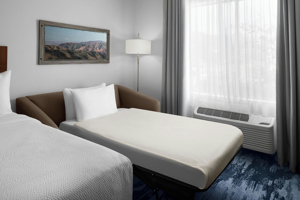 Fairfield Inn Santa Clarita Valencia - photo 6
