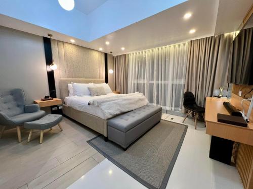 Hotel Vibe Condo at Uptown Parksuites BGC — 4-Star Luxury Hotel in Manila, Philippines