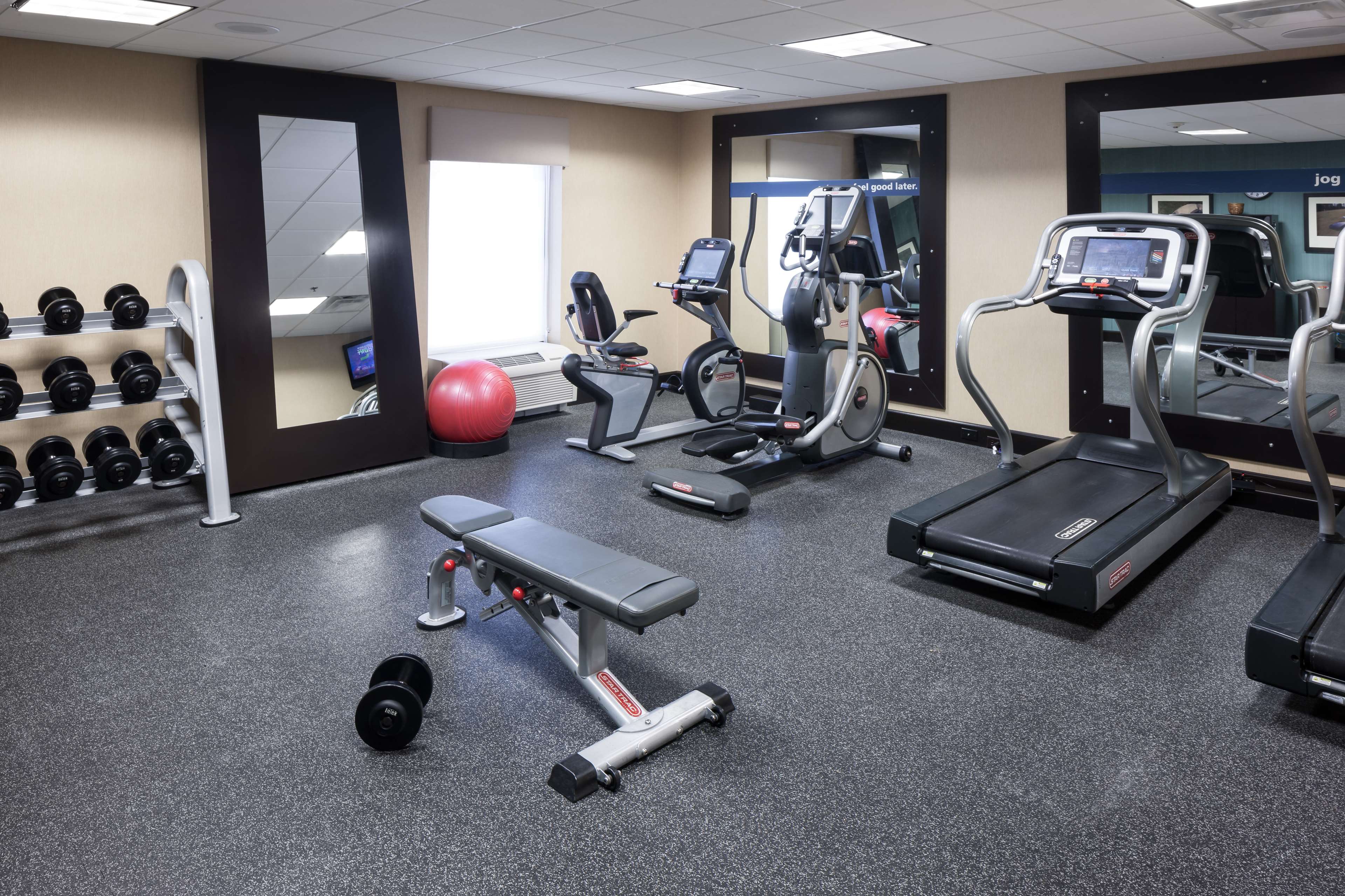 Hampton Inn & Suites Gainesville Downtown - photo 16
