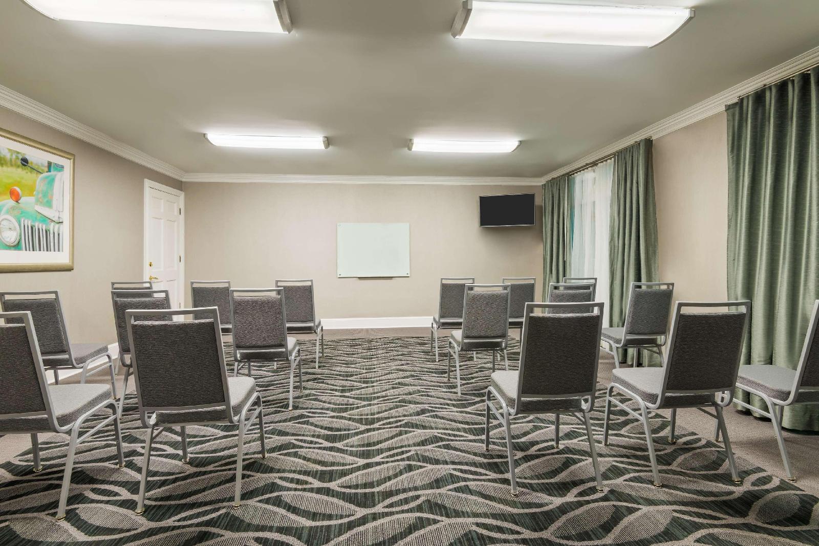 Homewood Suites by Hilton Charlotte North Univ Research - photo 19