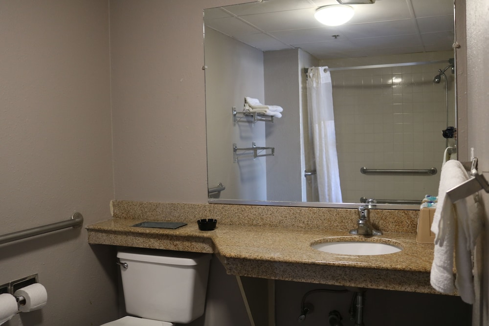 Rodeway Inn Brooklawn NJ - photo 32