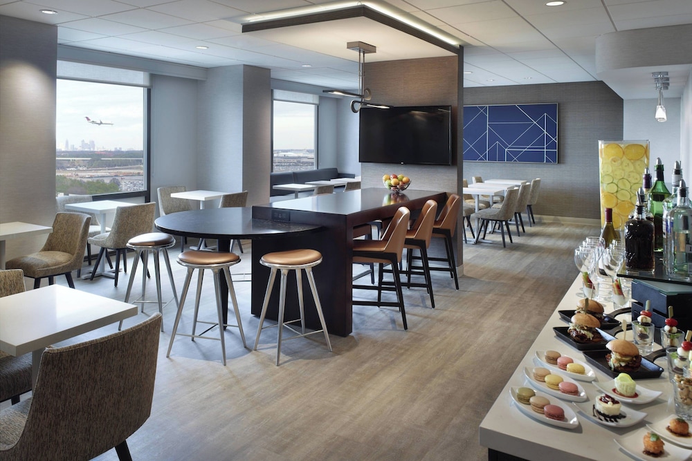 Atlanta Airport Marriott - photo 83