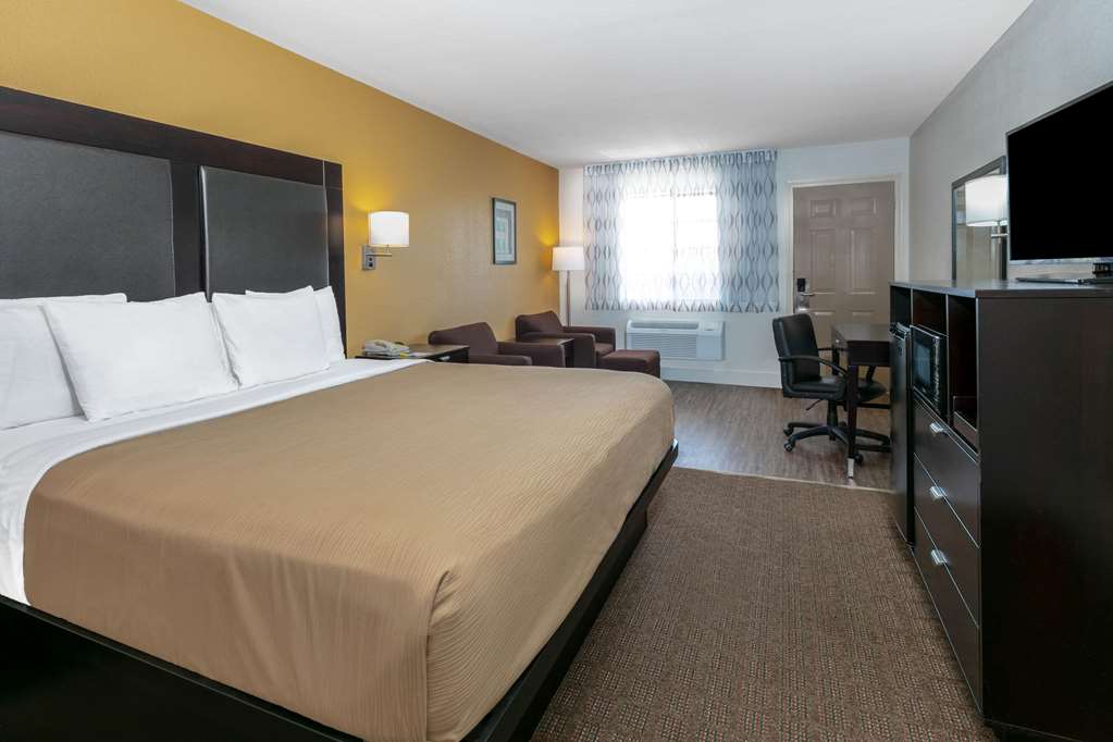 Days Inn by Wyndham Granbury - photo 26