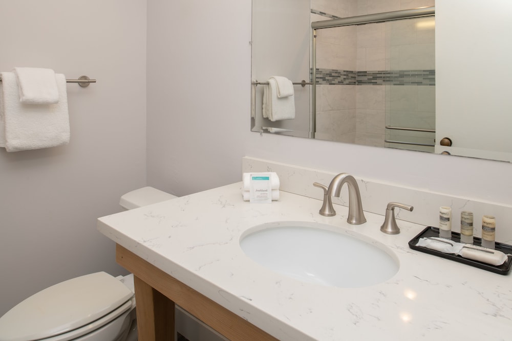 Astoria Riverwalk Inn - photo 24