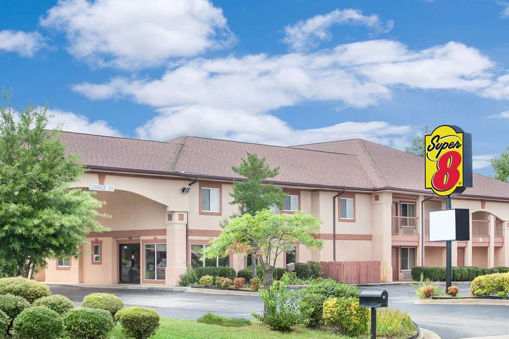 Super 8 by Wyndham Decatur Priceville - photo 2