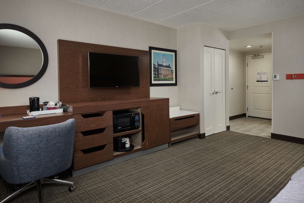 Hampton Inn Fairfax City - photo 7