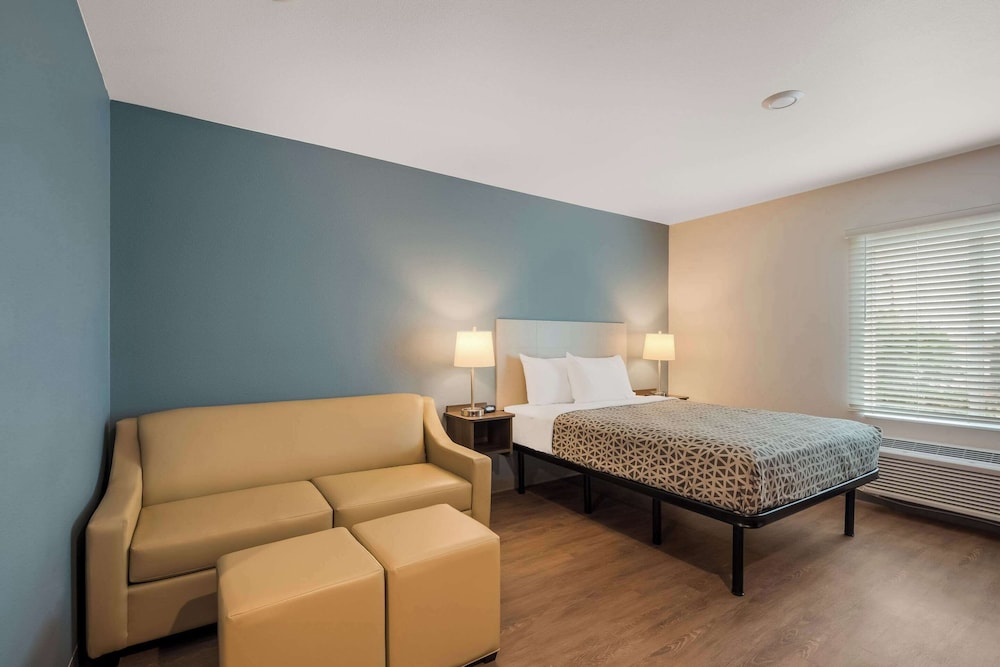 WoodSpring Suites Bellflower Los Angeles - photo 22