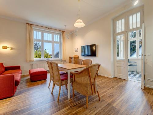 Villa Daheim FeWo 03 — 4-Star Luxury Hotel in Seebad Bansin, Germany