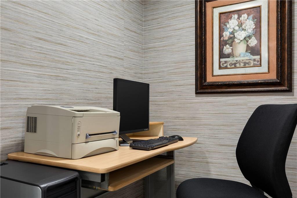Days Inn & Suites by Wyndham Prattville Montgomery - photo 30