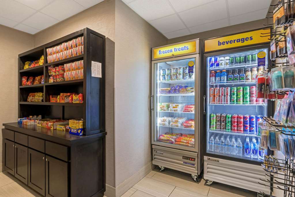 La Quinta Inn & Suites by Wyndham Phoenix I 10 West - photo 47