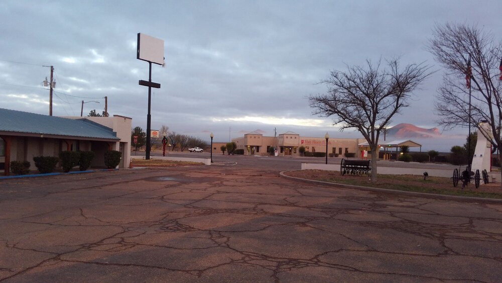 Whitten Inn - photo 16