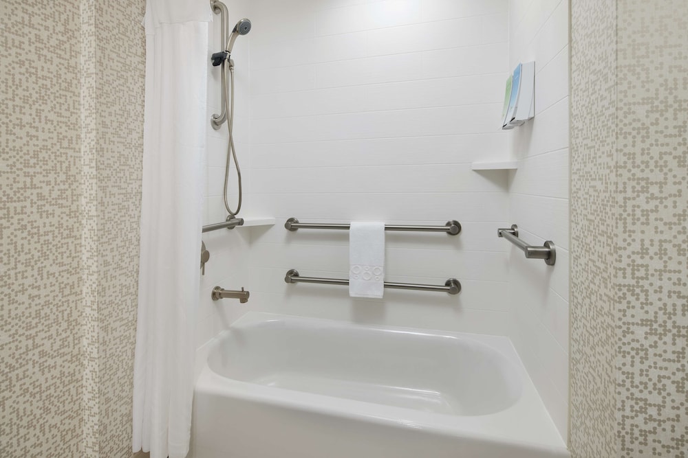 Home2 Suites by Hilton Stuart - photo 17