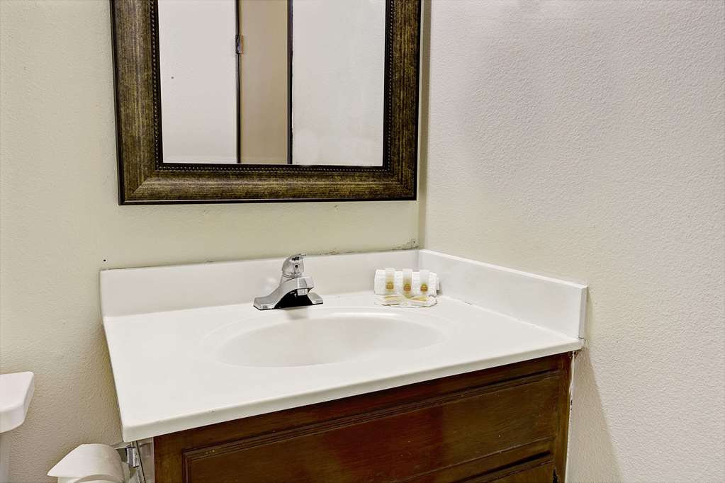 Days Inn by Wyndham Woodland - photo 20