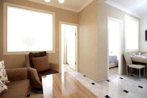Tamar's Apartment