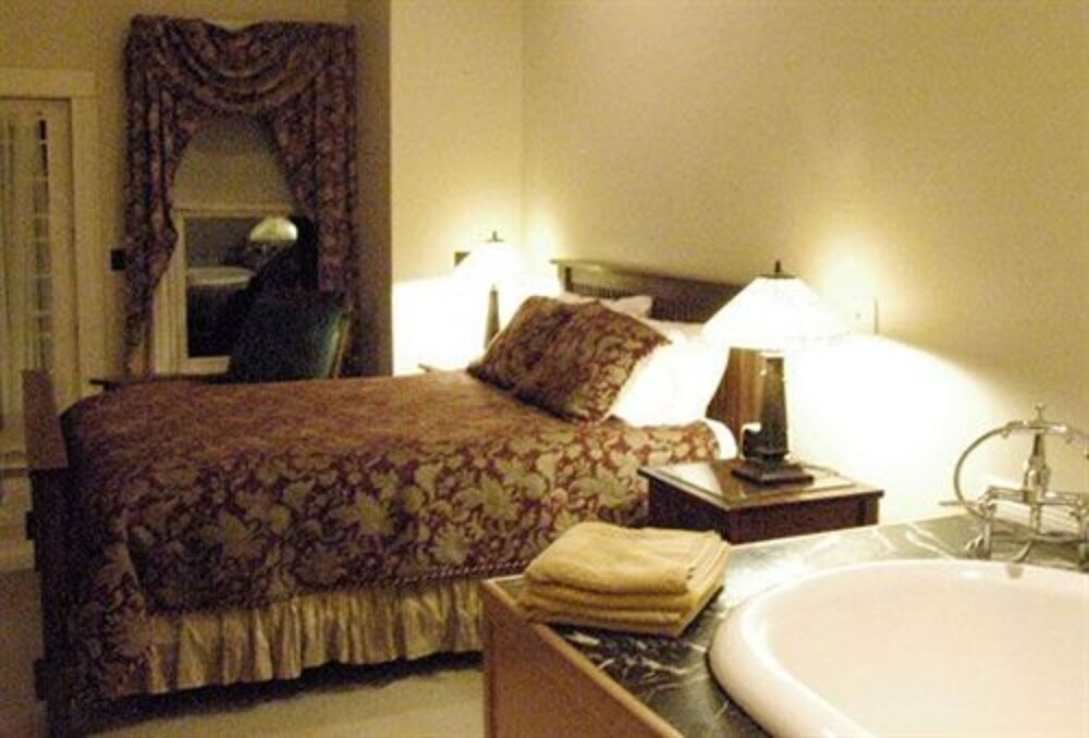 Alps Boulder Canyon Inn - photo 20