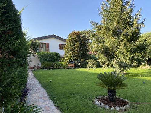 The House of Annie with magnificent garden — 4-Star Luxury Hotel in Massa Lubrense, Italy