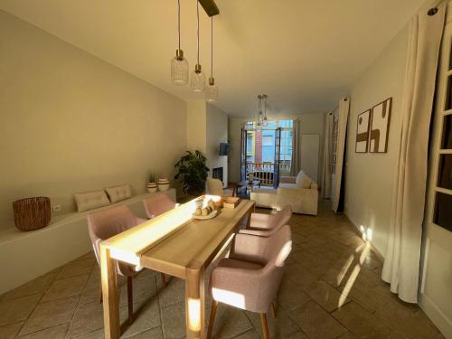 Duplex En Rez De Chaussee Avec Cour Interieure Privee Proche de la Mer Wifi in Mers-Les-Bains, France