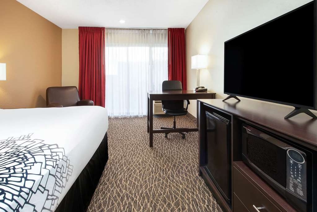 La Quinta Inn by Wyndham Clearwater Central - photo 18