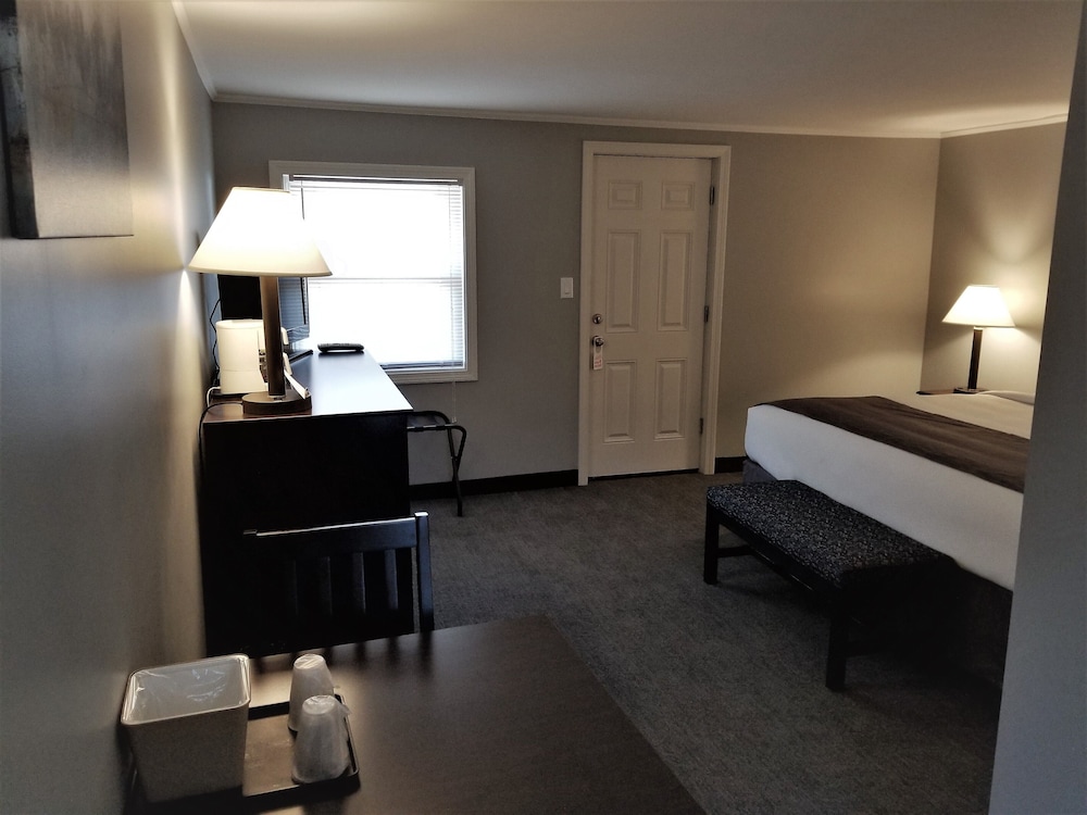 Mt Madison Inn & Suites - photo 20