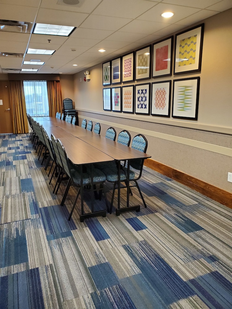 Holiday Inn Express Hotel and Suites Mankato East by IHG - photo 81