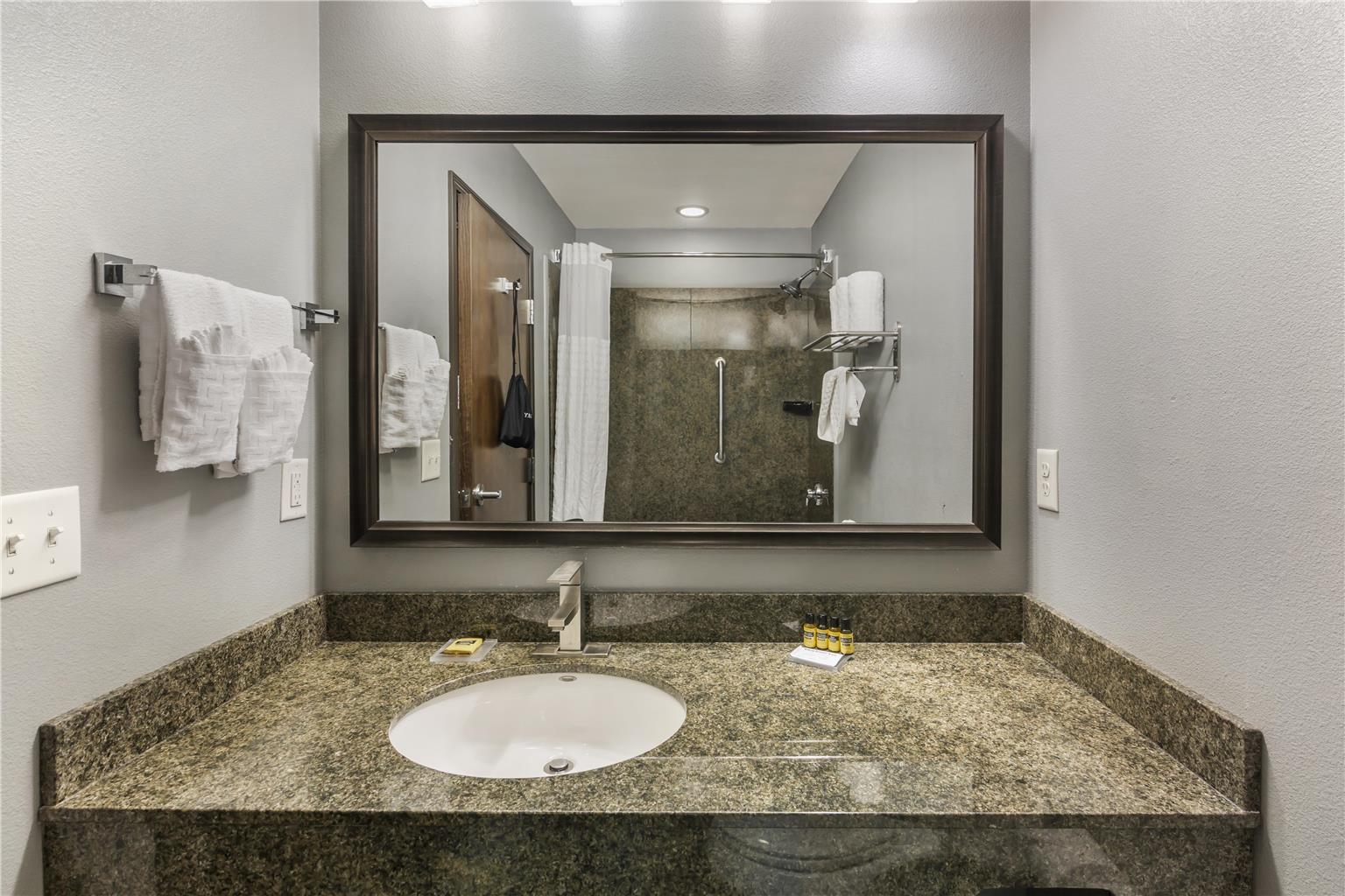 Best Western Plus Williston Hotel & Suites - photo 33