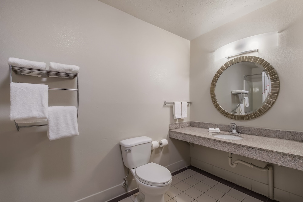 Red Roof Inn Crossville - photo 24