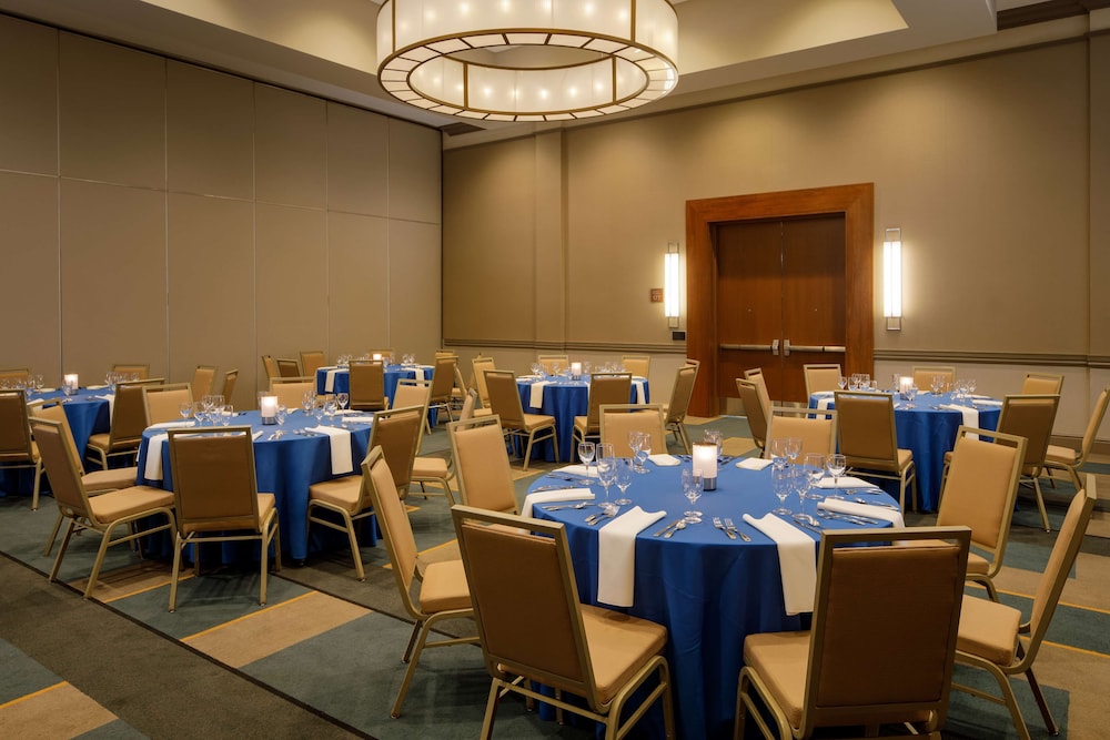 DoubleTree by Hilton Pittsburgh Cranberry - photo 110
