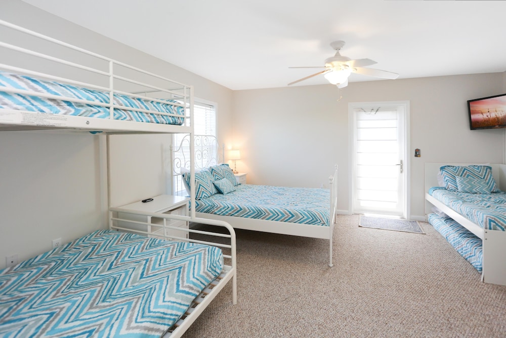 Barrier Dunes 108 207 C Moon by Pristine Properties Vacation Rentals — 4-Star Luxury Hotel in Port Saint Joe, United States