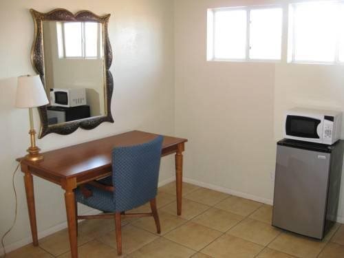 Route 66 Barstow Hotel - photo 3