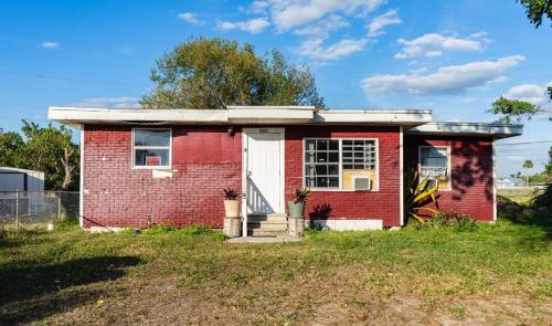 GpL 3321 Downtown Fort Myers Retreat in Fort Myers, United States