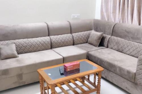 Servostay 14 Bhk Fully Furnished in Hafeezpet with Parking — 4-Star Luxury Hotel in Hyderabad, India