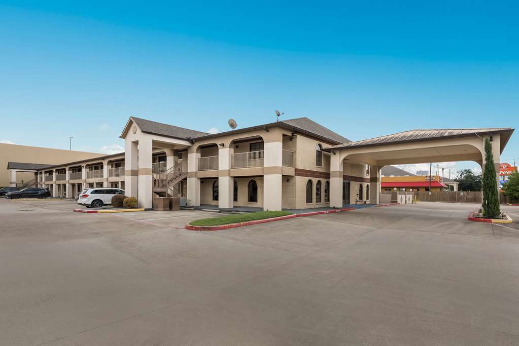 SureStay Hotel by Best Western Deer Park - photo 27