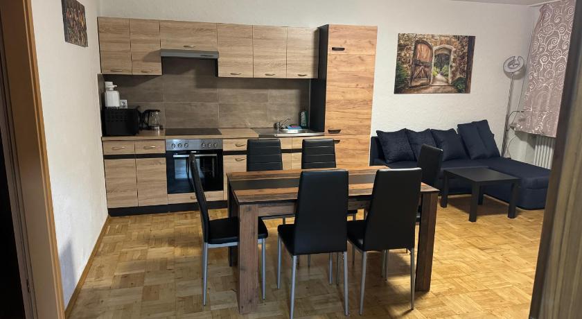 Laras voll ausgestattete Gartenwohnung mit WLAN und TV — 4-Star Luxury Hotel in Werne, Germany