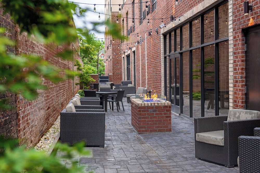 Courtyard by Marriott Winston Salem Downtown — hotel in Winston-Salem
