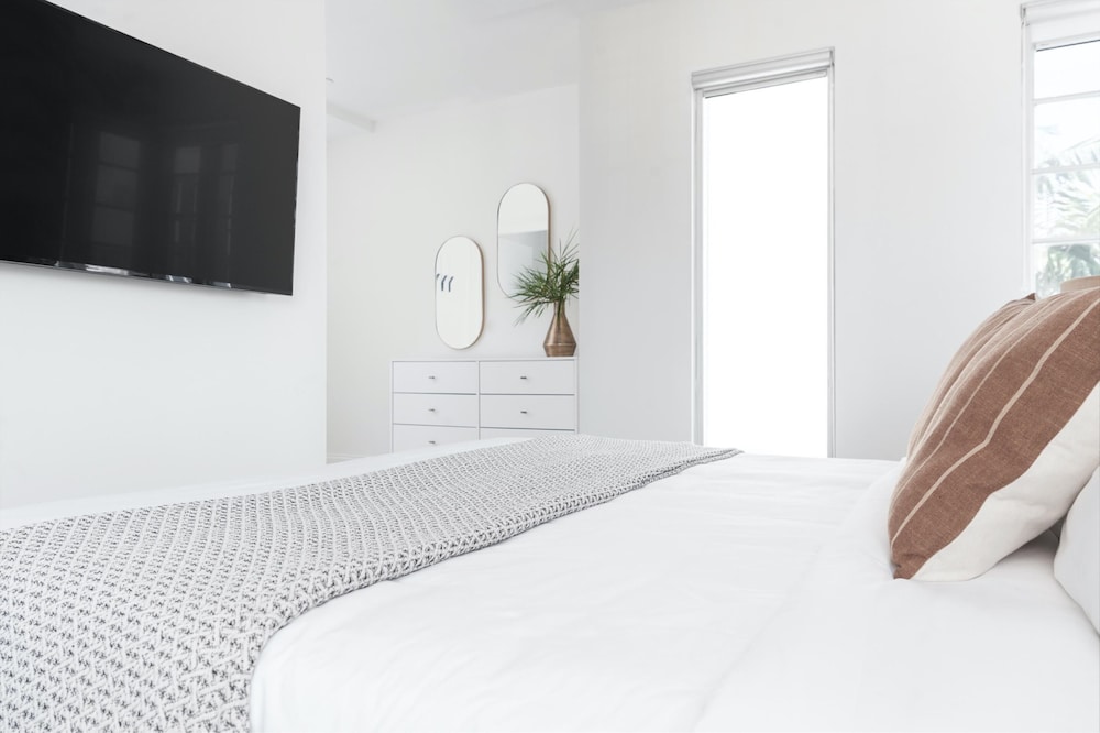Luxuri Suites - photo 5