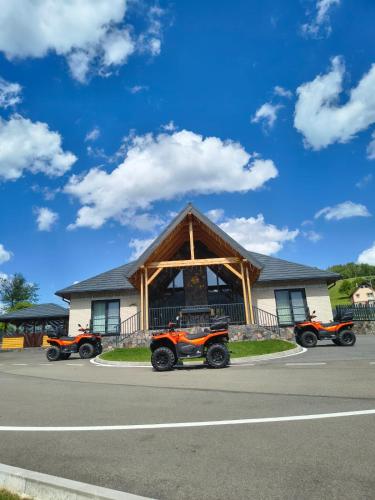 Country Relax Resort — 4-Star Luxury Hotel in Sacuieu, Romania