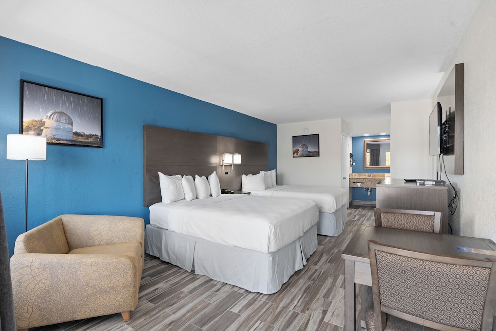 Baymont by Wyndham Orlando East - photo 11