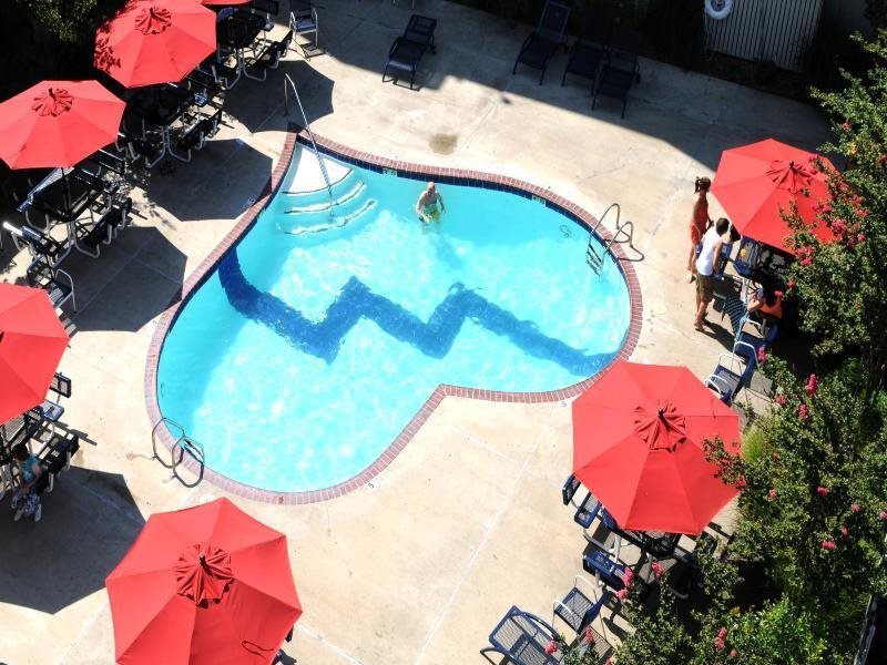 Elvis Presley's Heartbreak Hotel - photo 9
