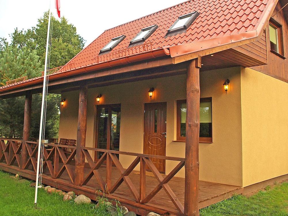 Domki Letniskowe I Ca Oroczne W Kopalinie 13971328 — Choczewo