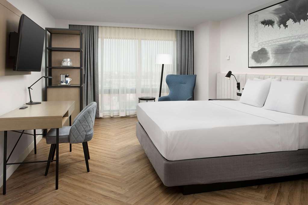 Radisson Blu Fargo - carbon neutral hotel in Fargo